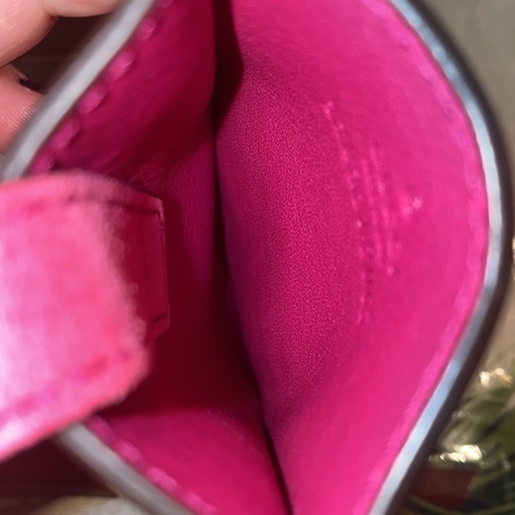 Gucci Pink Patent Leather Monogram  Credit Card Case  Condition like new - Picture 6 of 12